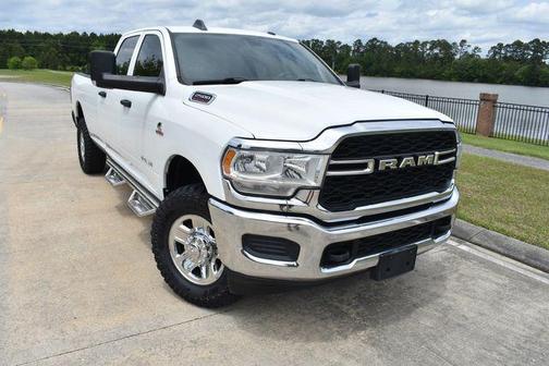 Bright White Clearcoat 2022 RAM 2500 Tradesman Crew Cab 4x4 8' Box