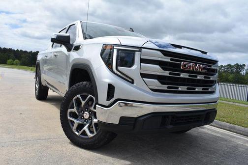 Blade Silver Metallic 2022 GMC Sierra 1500 SLE