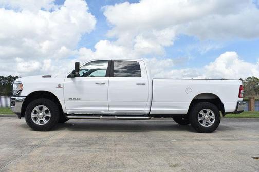 2022 RAM 3500 Big Horn Crew Cab 4x4 8' Box