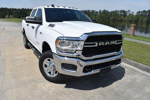 Bright White Clearcoat 2022 RAM 2500 Tradesman Crew Cab 4x4 6'4' Box