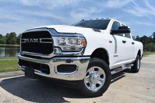 Bright White Clearcoat 2022 RAM 2500 Tradesman Crew Cab 4x4 6'4' Box