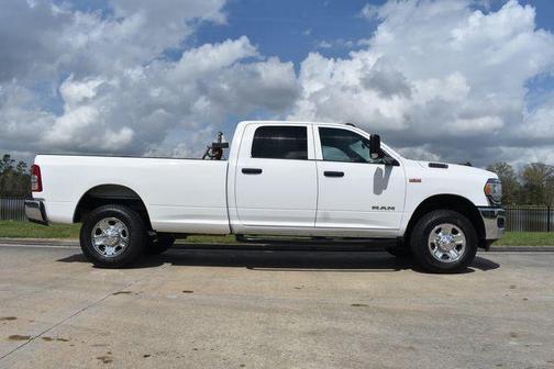 2022 RAM 2500 Tradesman Crew Cab 4x4 8' Box