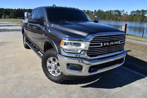 2020 RAM 2500 Laramie Crew Cab 4X4 6'4' Box