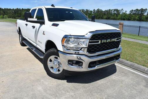 Bright White Clearcoat 2022 RAM 2500 Tradesman Crew Cab 4x4 8' Box