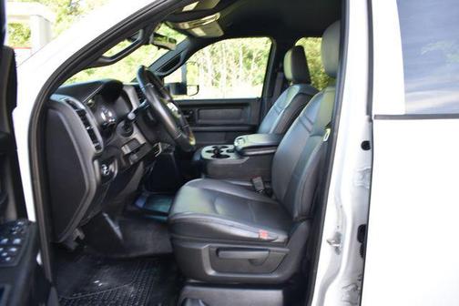 Bright White Clearcoat 2022 RAM 2500 Tradesman Crew Cab 4x4 8' Box