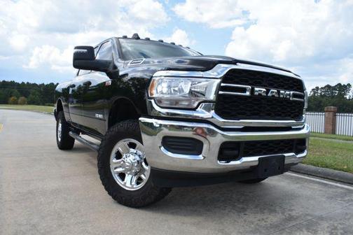 2023 RAM 2500 Tradesman Crew Cab 4x4 6'4' Box