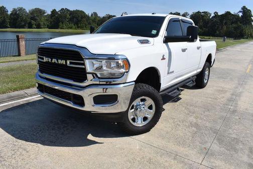 Bright White Clearcoat 2019 RAM 2500 Big Horn Crew Cab 4x4 6'4' Box