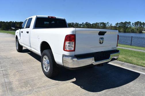 Bright White Clearcoat 2022 RAM 2500 Tradesman Crew Cab 4x4 8' Box