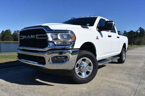 2024 RAM 2500 Tradesman Crew Cab 4x4 6'4' Box