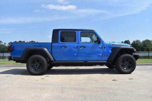 Hydro Blue Pearlcoat 2022 Jeep Gladiator Mojave 4x4