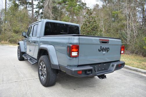2024 Jeep Gladiator Sport S