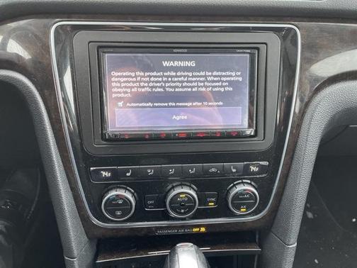 2014 Volkswagen Passat 3.6L V6 DSG SEL Premium