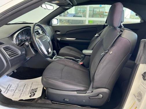 2013 Chrysler 200 Touring