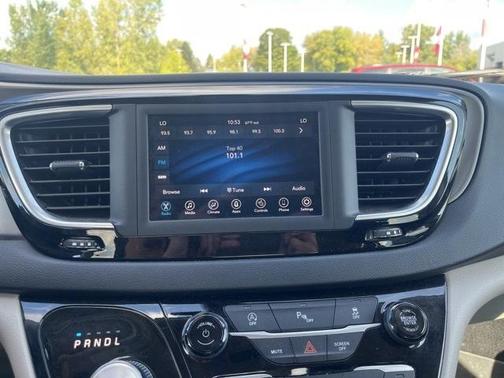 2020 Chrysler Pacifica Touring-L