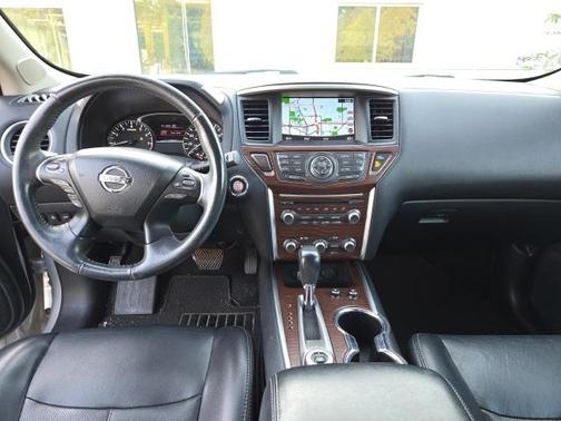 2017 Nissan Pathfinder Platinum