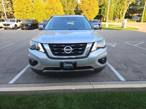 2017 Nissan Pathfinder Platinum
