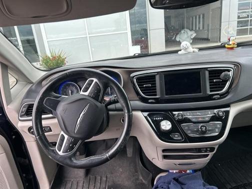 2019 Chrysler Pacifica Touring-L