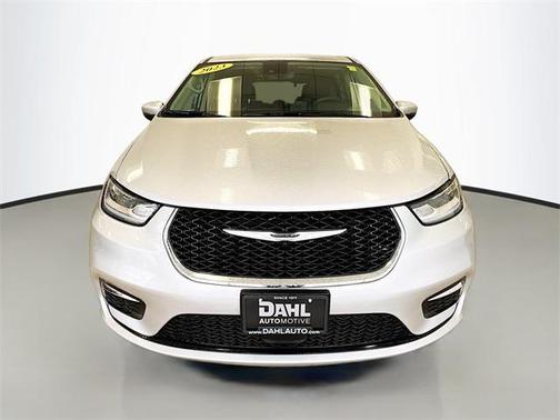 2023 Chrysler Pacifica Touring-L