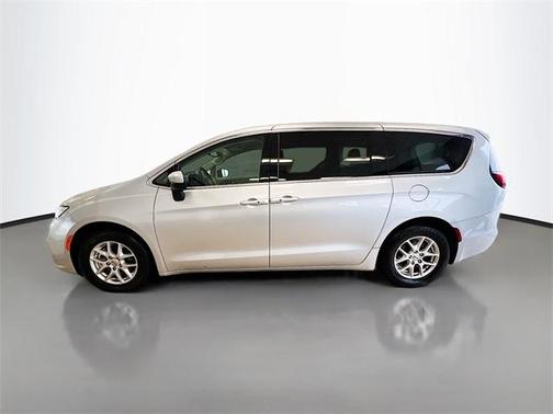 2023 Chrysler Pacifica Touring-L