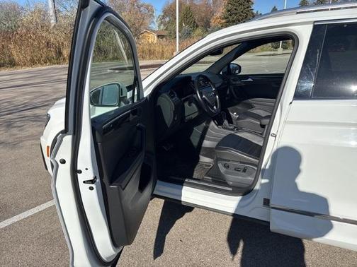 2021 Volkswagen Tiguan 2.0T SEL Premium R-Line