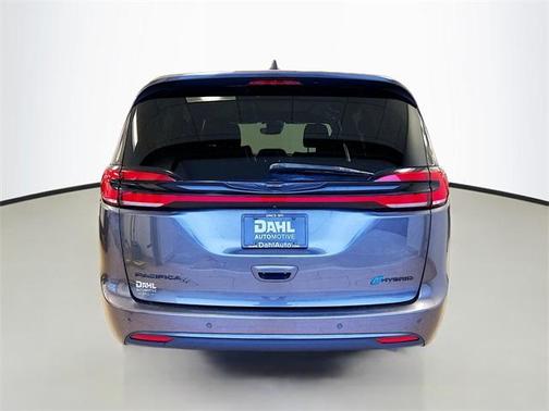 2022 Chrysler Pacifica Hybrid Limited