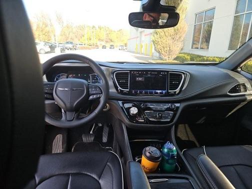 2022 Chrysler Pacifica Hybrid Limited