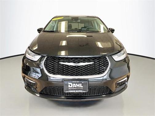 2023 Chrysler Pacifica Touring-L