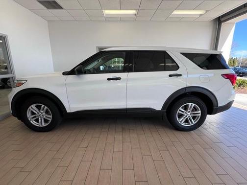 2022 Ford Explorer Base