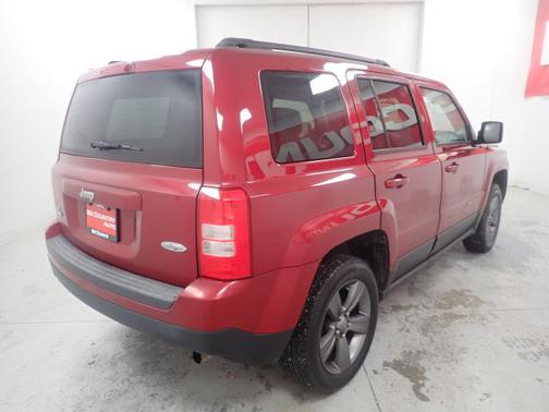 Photo 4 of 26 of 2015 Jeep Patriot High Altitude
