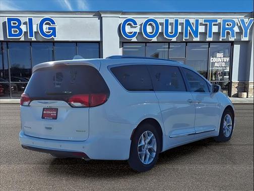 2018 Chrysler Pacifica Touring-L