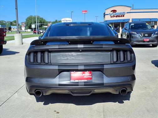 2016 Ford Mustang V6