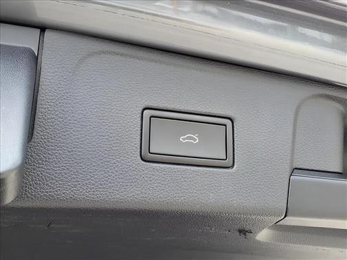 2022 Volkswagen Atlas 3.6L SEL Premium R-Line