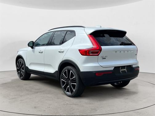 2023 Volvo XC40 Ultimate