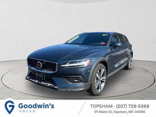 2025 Volvo V60 Cross Country Plus