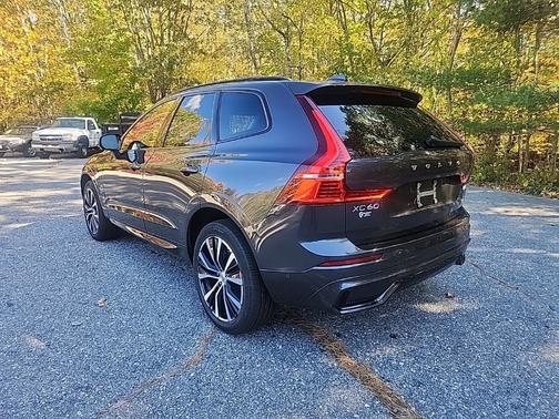 2025 Volvo XC60 B5 Plus