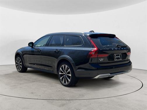 2024 Volvo V90 Cross Country B6