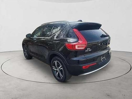 Onyx Black 2025 Volvo XC40 Core