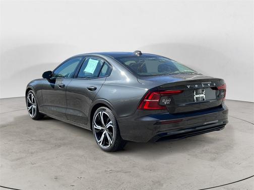 2025 Volvo S60 B5 Core AWD