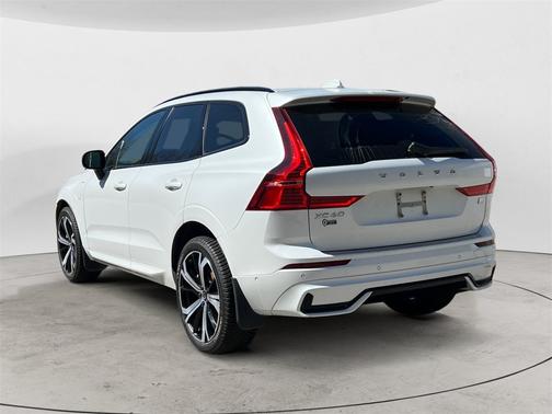 2024 Volvo XC60 Recharge Plug-In Hybrid Ultimate