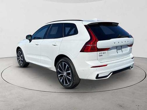 2025 Volvo XC60 Plus