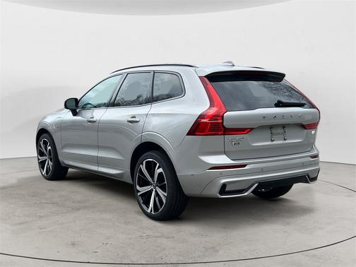 2022 Volvo XC60 Recharge Plug-In Hybrid T8 R-Design