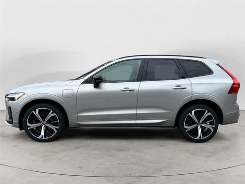 2022 Volvo XC60 Recharge Plug-In Hybrid T8 R-Design