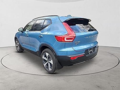 2023 Volvo XC40 Plus