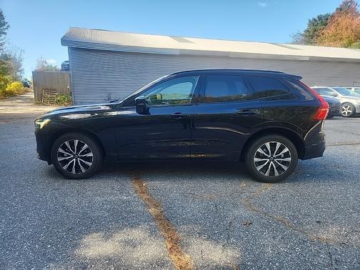 2025 Volvo XC60 B5 Plus