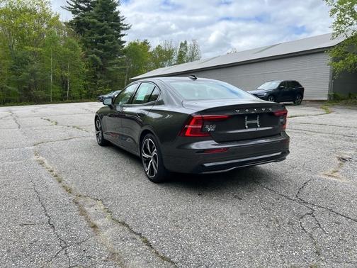 2025 Volvo S60 B5 Core AWD