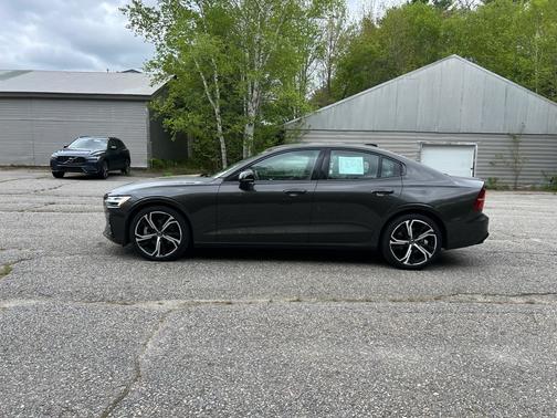 2025 Volvo S60 B5 Core AWD