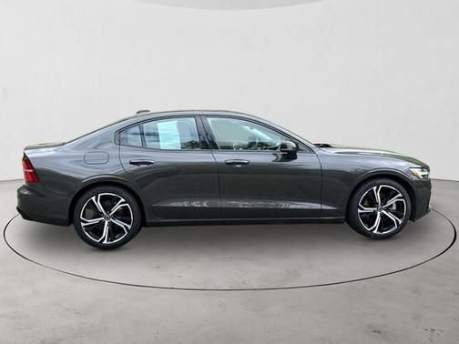 2025 Volvo S60 B5 Core AWD
