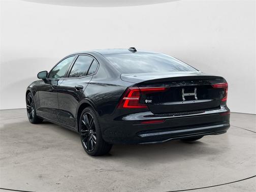 2024 Volvo S60 B5 Plus Black Edition