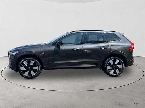 2025 Volvo XC60 Plus