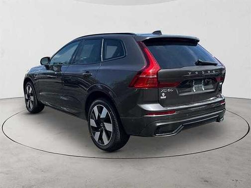 2025 Volvo XC60 Plus